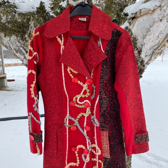 Woman's Vintage Coat - Picture 1 of 3